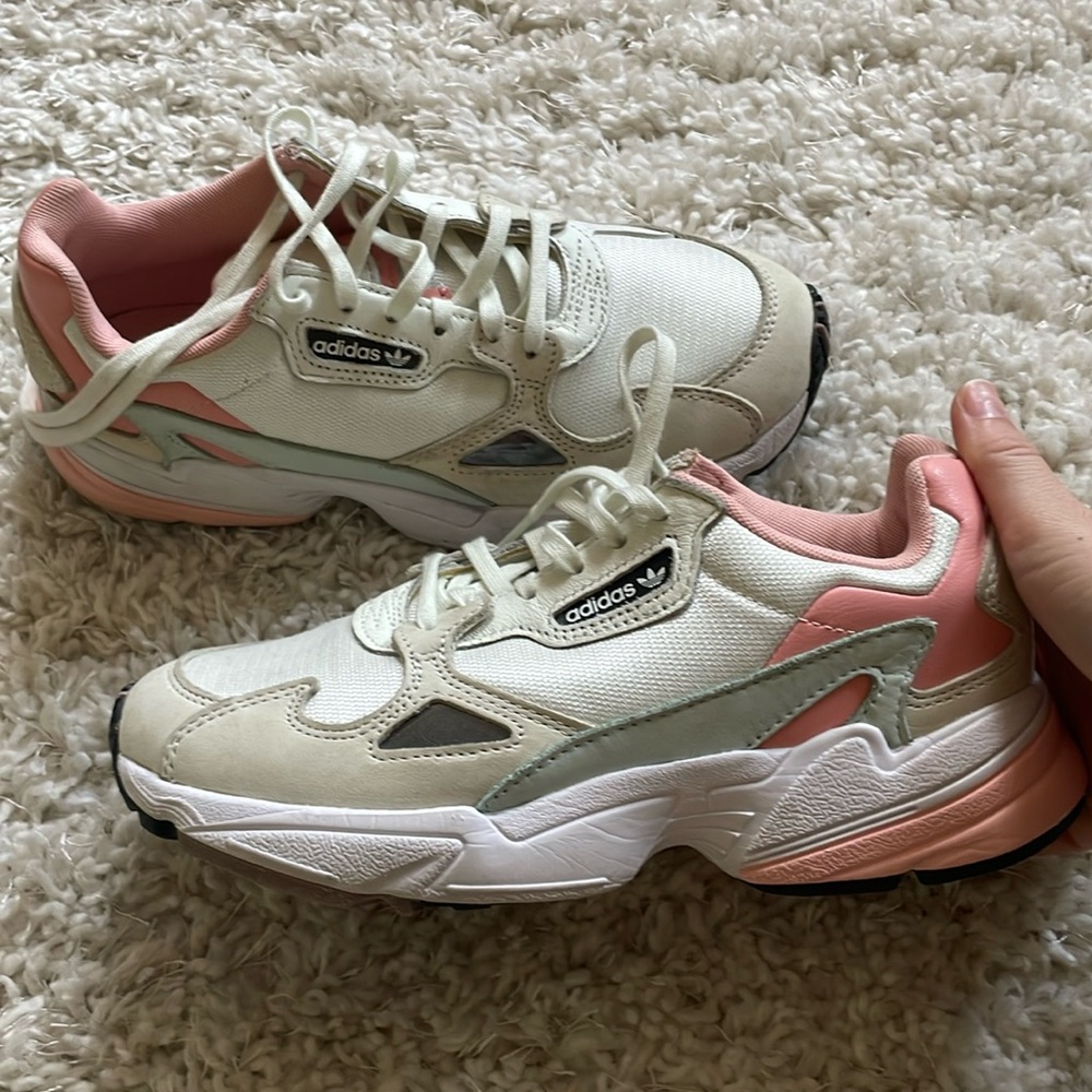 Adidas Falcon tennis shoe Size 7.5